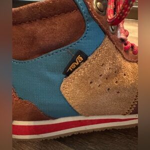 Teva Highside ‘84 Mid Sneakers Hiking Boots Shoes Lace Up Outdoor Women's Sz 6.5